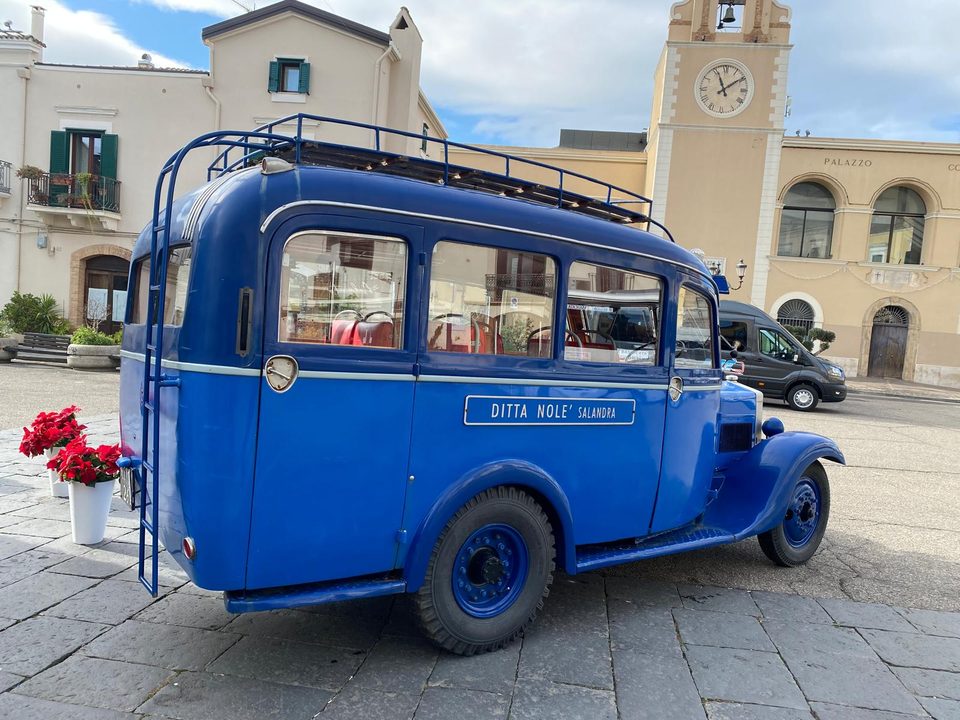 L’autobus storico della Ditta Nolè di Salandra